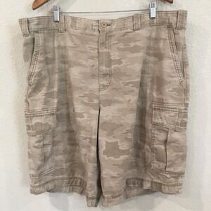 Izod Men 42 Shorts Beige Camo Cargo Kahki 100% Cotton Outdoor Summer Rugged
